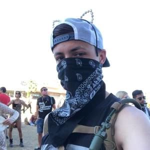 Meet your Posher, Julian